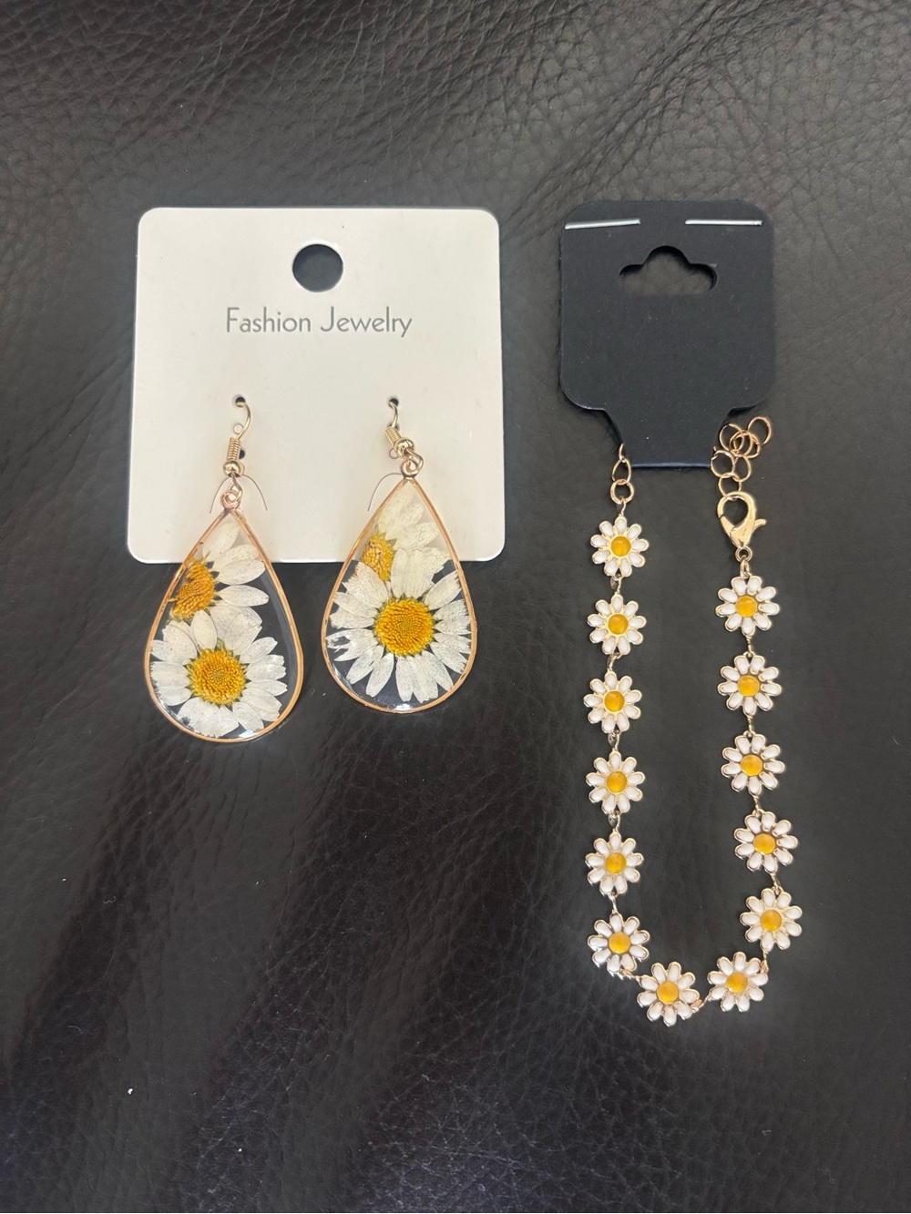 Daisy Teardrop Earring and Bracelet Set